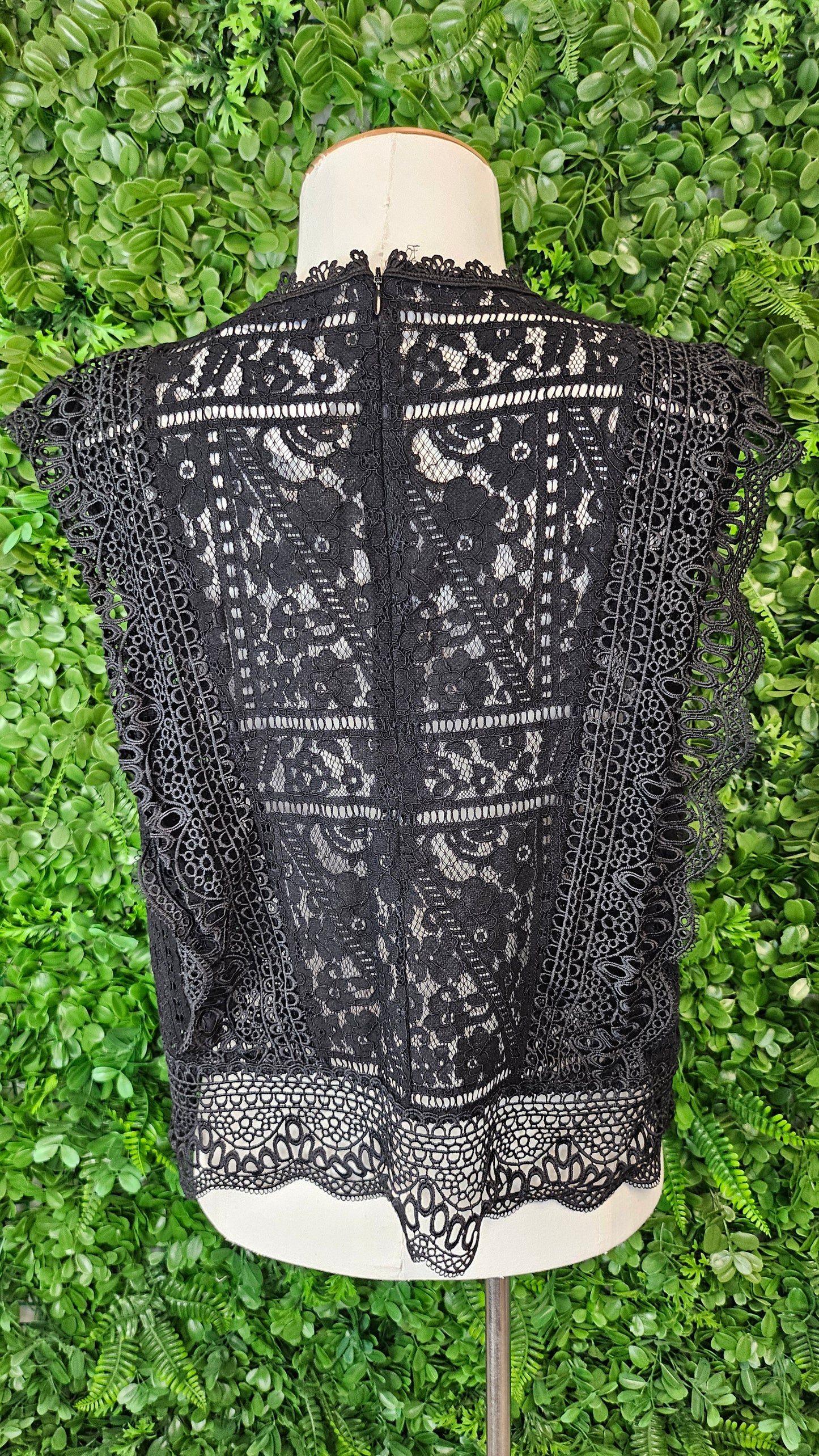 Decjuba Black Lace Top 8