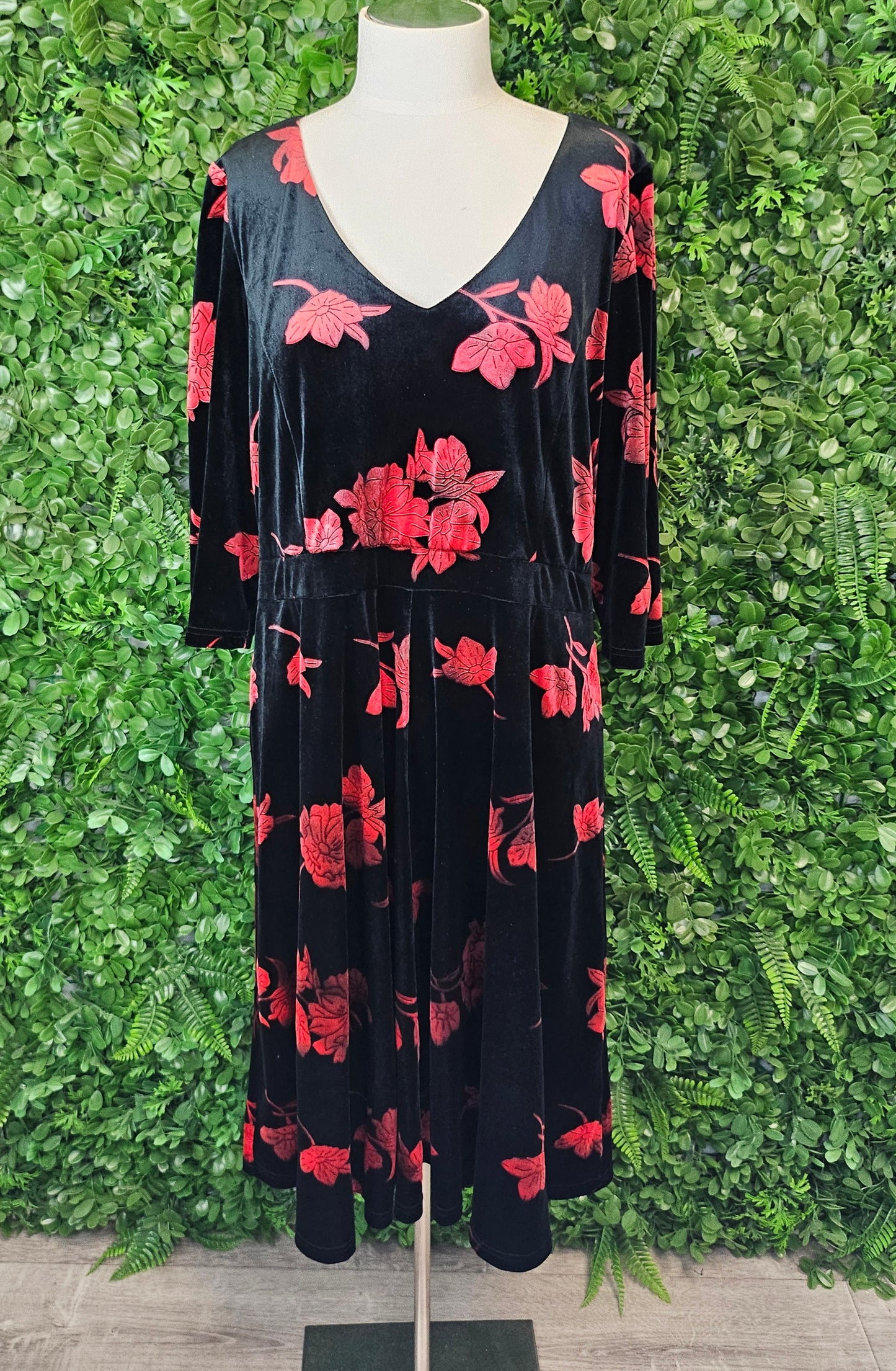 Sara Floral Velvet dress (18)