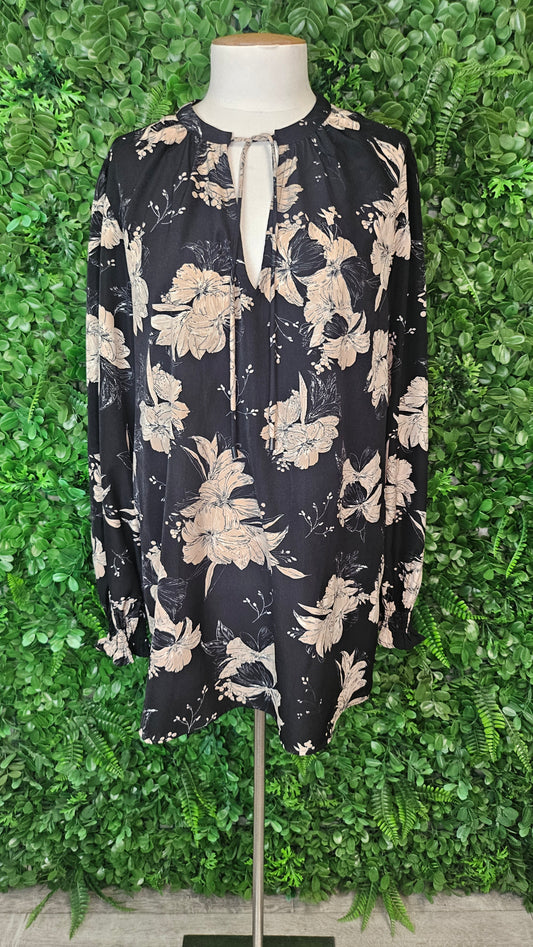 Leila+ Luca Black Floral Blouse (16)