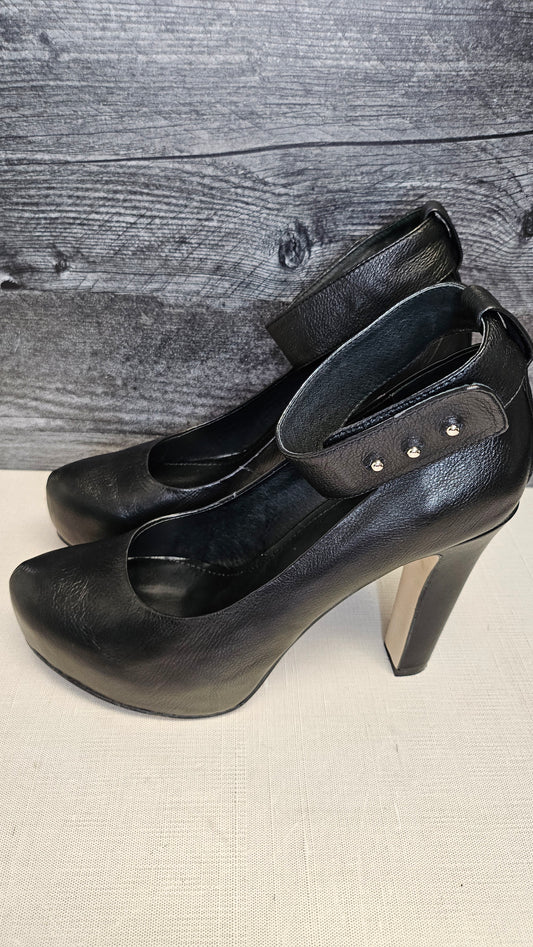 Mi Piaci Black Platform Heels (39.5)