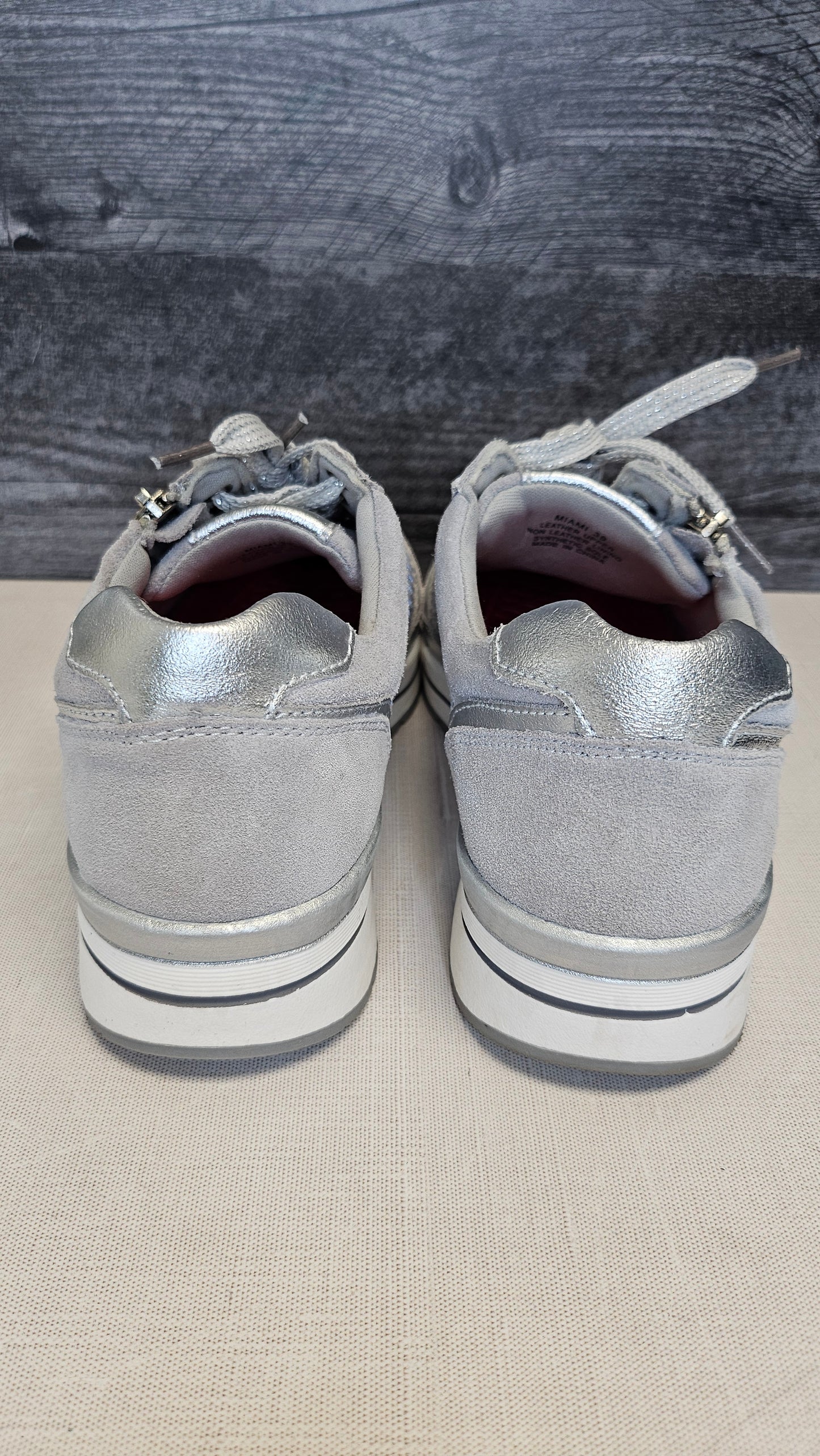 Unknown Silver Miami  Sneaker (39)