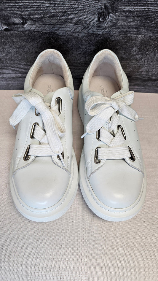 Charlie Rose White Leather Sneakers (40)