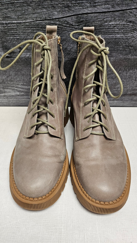 Django & Juliette Taupe Zyan Leather Boot (41)