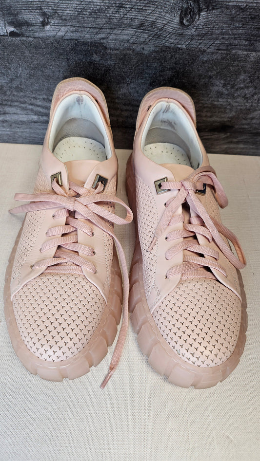 Rilassare  Blush Sneaker (37)