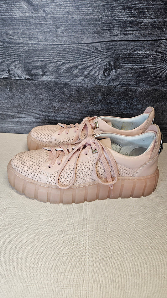 Rilassare  Blush Sneaker (37)