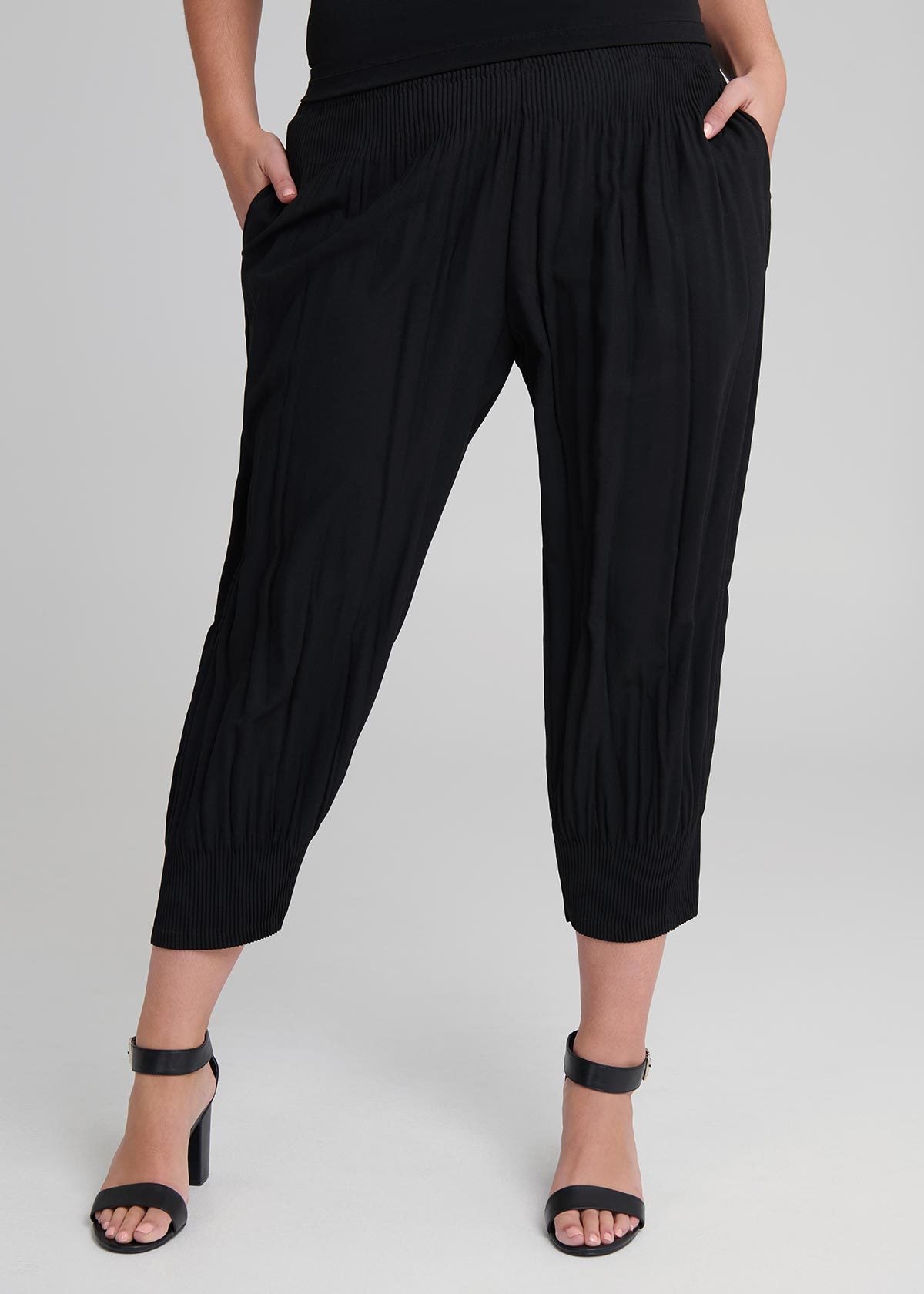 TS Black Crop Pant (16-18)